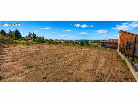 terrain 1 224 m² etables