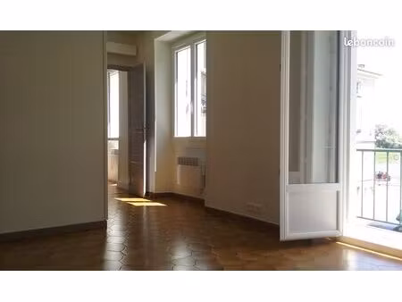 meublé- 51m2 vue sur rhone bsa