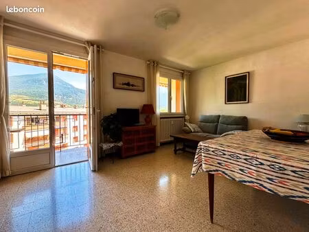 appartement ensoleillé avec vue sur les montagnes 'a embrun (05)