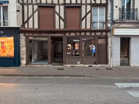 local commercial 76 m²