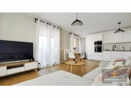 appartement 3 pièces 63 m²