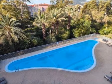 appartement t3 dans résidence de standing avec piscine