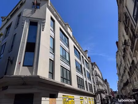 bureaux 349 m²