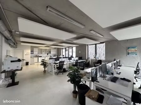 bureaux 216 m²