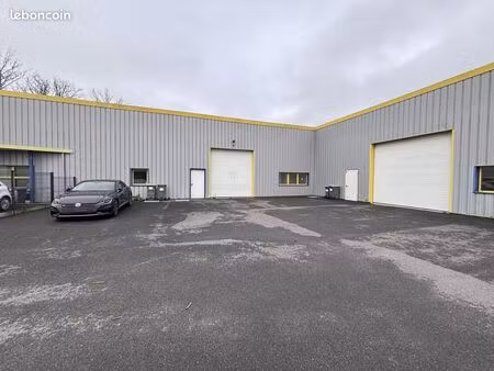 local industriel 369 m²