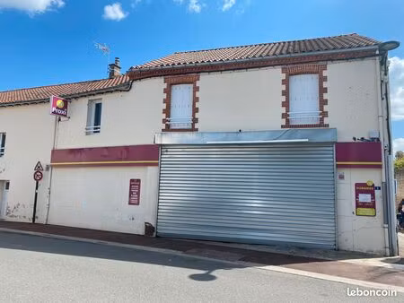 local commercial coeur du bourg de 220m2