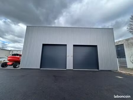 local d'activité 393 m²