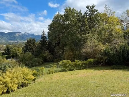 grand terrain  maison