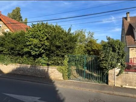 terrain : 376 m²