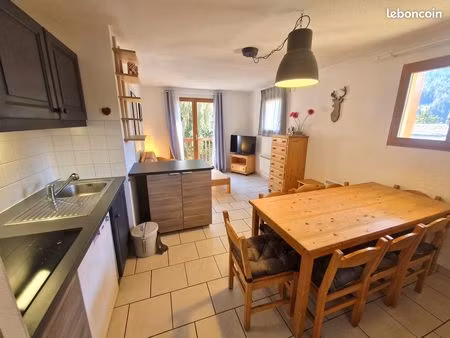 appartement 4p - 45m² - station de valfréjus - grand balcon ensoleillé (s/o) de 10m²