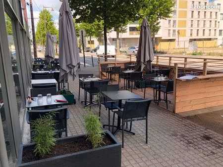 restaurant île de nantes proche nouveau chu  éléphant  tramway