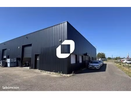 local d'activité 237 m²