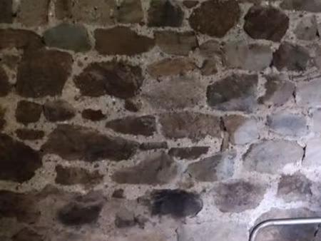maison isolée