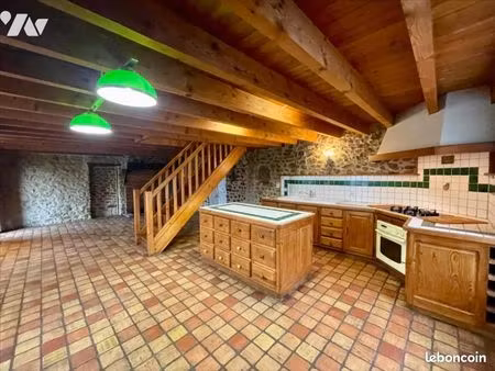 immeuble 160 m² etables