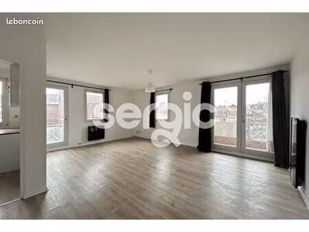 appartement t3 de 74m2  avec balcon  place de parking  cave