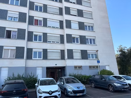 quartier des fontaines - a côté du collège philippe de commynes - appartement t2 de 42 63m