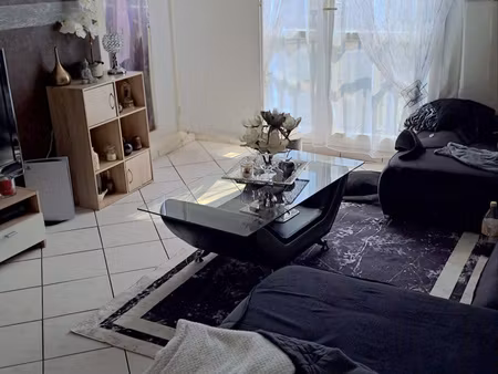 appartement t3  68 m2  2 balcons et cave