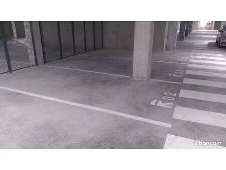 place de parking sécurisée