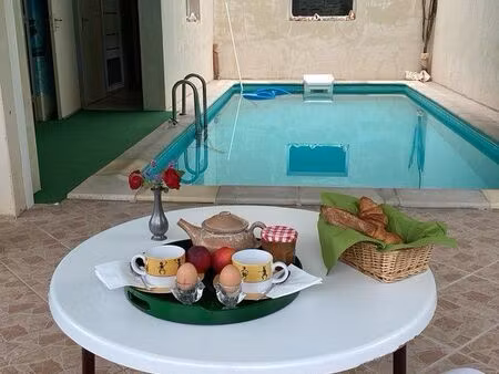 maison meublée avec piscine intérieure a vendre