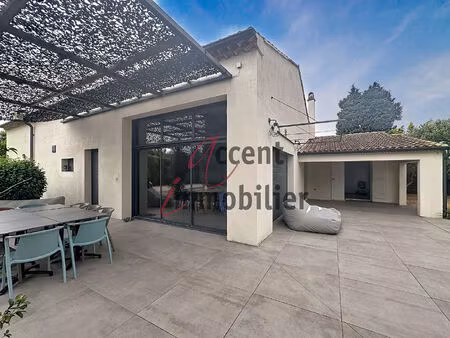 mollégès  maison 135m² + 23m² de dépendance  piscine  garage 1200 m² de terrain