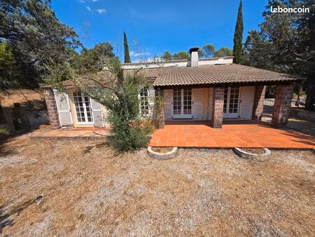 villa avec piscine sur 1 hectare de terrain