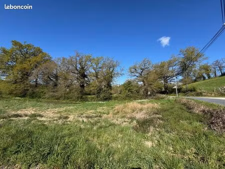 terrain à bâtir de 716 m² à montrozier