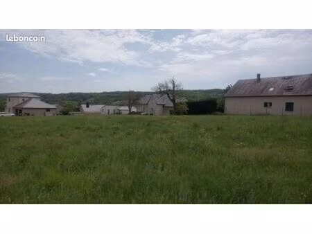 terrain à bâtir de 1200 m² à valady
