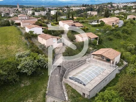 terrain 18 pièces 345 m²