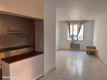 appartement t1 bis de 38m² - rue frère - bordeaux