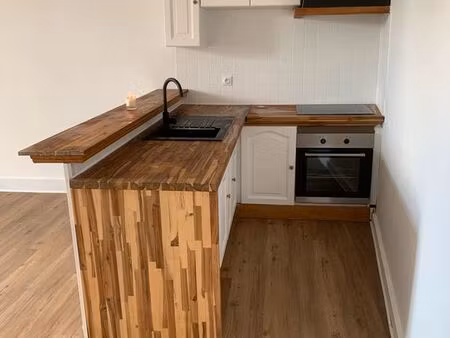 t2 rénové de 48 m² à coutras – gare à 2 min à pied – cuisine équipée – dpe c