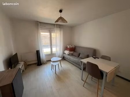 studio 1 pièce 18 m²
