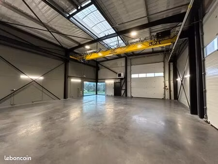 local bureaux 390 m²