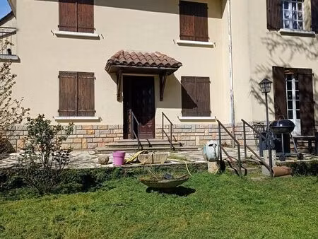 maison 120 m2 avec double garage et 500 m2 de jardin