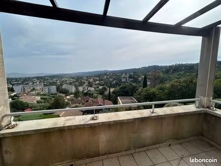 t2: 55m2 terrasse  garage fermé  cave. superbe vue