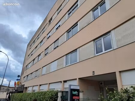 studio meublé entièrement rénové – 16 m² – talence roustaing – disponible le 15 août