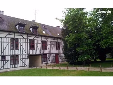 studio dans ancien hôtel particulier centre ville