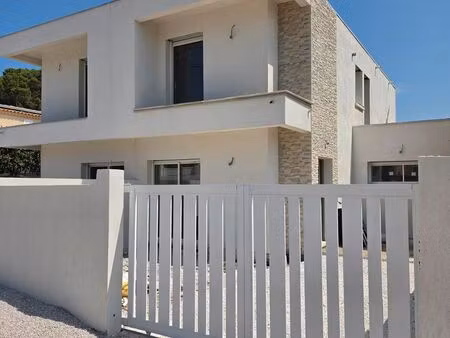 villa contemporaine 118 m² – quartier partegal à la farlède – piscine – jardin