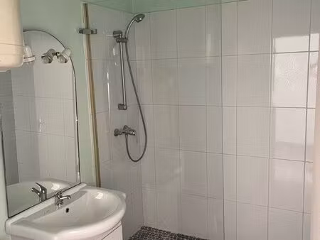 loue studio meublé
