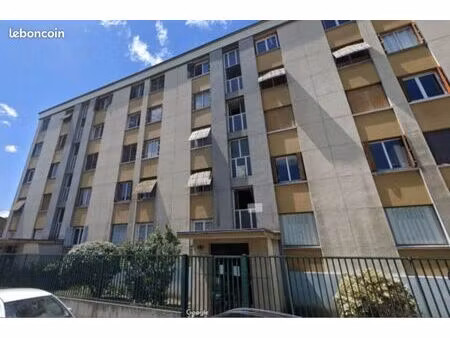 république courneuve