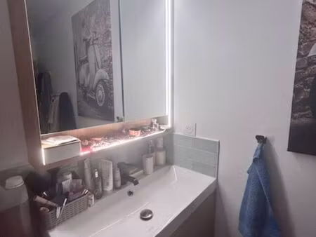 t3 meublé de 70 m² – chu pellegrin - tram peychotte - refait à neuf – balcon – parking – g