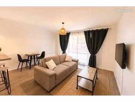 studio meublé avec place de parking