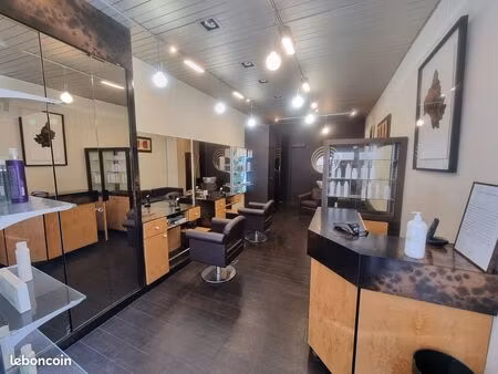 local commercial / bureau / salon de coiffure à louer – centre-ville de rodez – prêt à tra