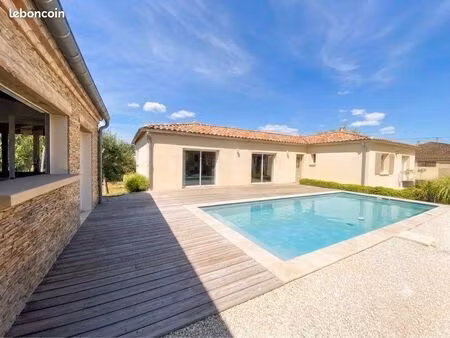 villa plain-pied piscine
