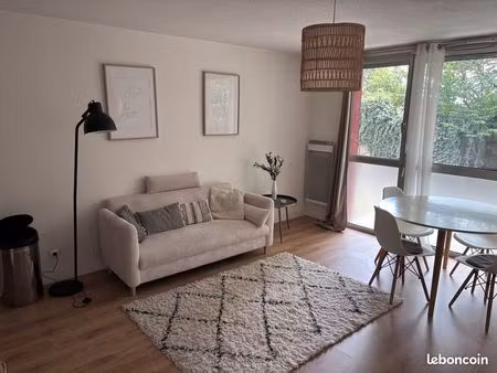 appartement meublé t3 – bordeaux chartrons – 2 chambres – parking – colocation acceptée