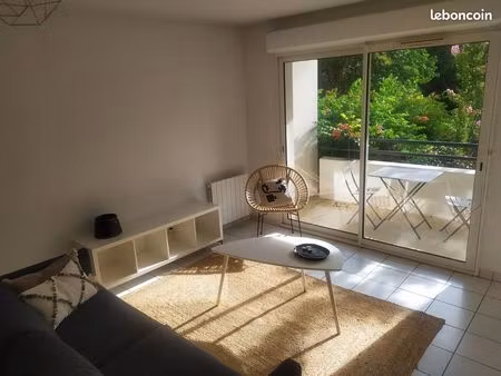 t2 meublé 53 m² + loggia + parking privatif – bergonié / nansouty – calme et lumineux