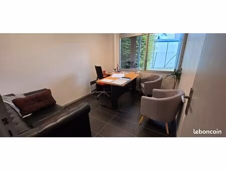 bureau tout équipé – parking – salle de réunion – parc des glaisins