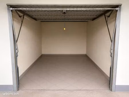 box fermé 13 m² – livry-gargan
