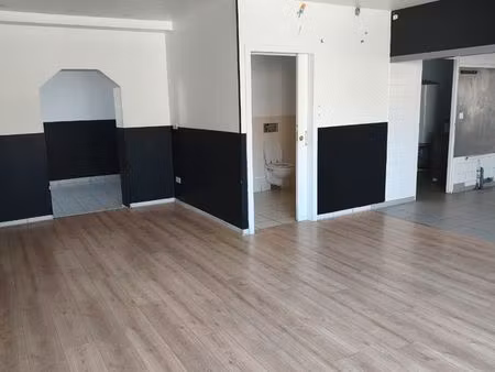 location commercial à louer idéal pour professions libérales  auto école ou bureaux