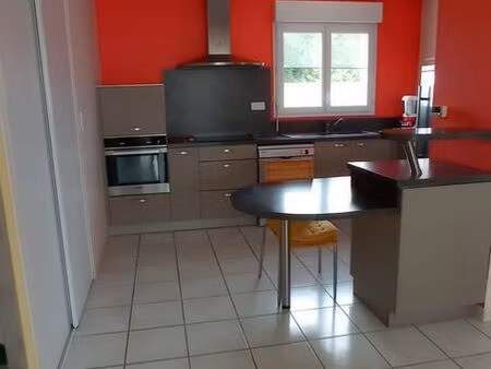 à louer – maison meublée t4 de 92 m² – olemps