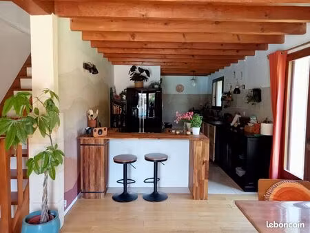 location maison familiale meublée 4 chambres avec piscine